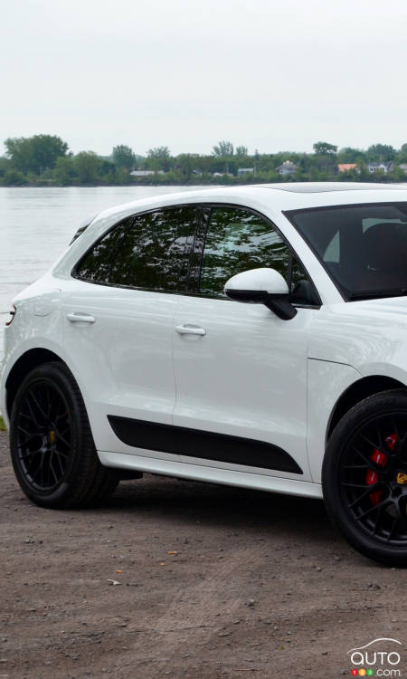 Review of the 2018 Porsche Macan GTS